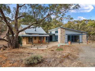 Benny's Retreat Luxury Bushland Escape Guest house, Clare - 3