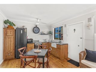 Berrigal Apartment, Shoal Bay - 4