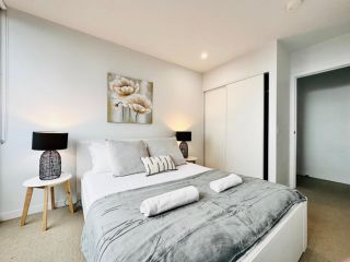 Best view 2BR1BA 40+floor in CBD+ Balcony +wifi Apartment, Melbourne - 5