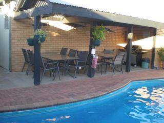 Oasis Motor Inn Hotel, Broken Hill - 2