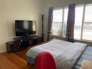 åˆ«å¢…è¿‘å¤§å­¦è¿‘è½¨é“äº¤é€šå¤§åºŠæˆ¿é—´B12 The large room is conveniently located Guest house, Melbourne - 2