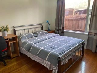 åˆ«å¢…è¿‘å¤§å­¦è¿‘è½¨é“äº¤é€šå¤§åºŠæˆ¿é—´B12 The large room is conveniently located Guest house, Melbourne - 5