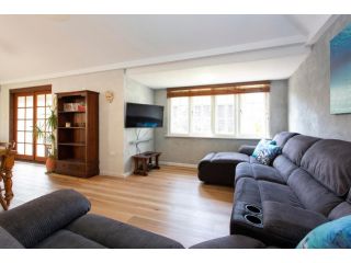 Binks Beach House - South Fremantle Apartment, South Fremantle - 4