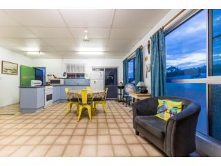 Birdsong House- Dingo Beach Guest house, Queensland - 4