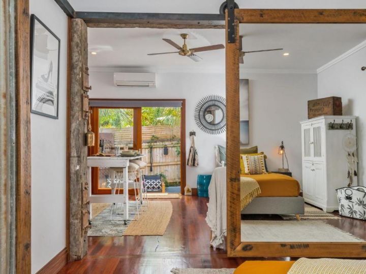 Black Beauty Studio Apartment, Bangalow - imaginea 11