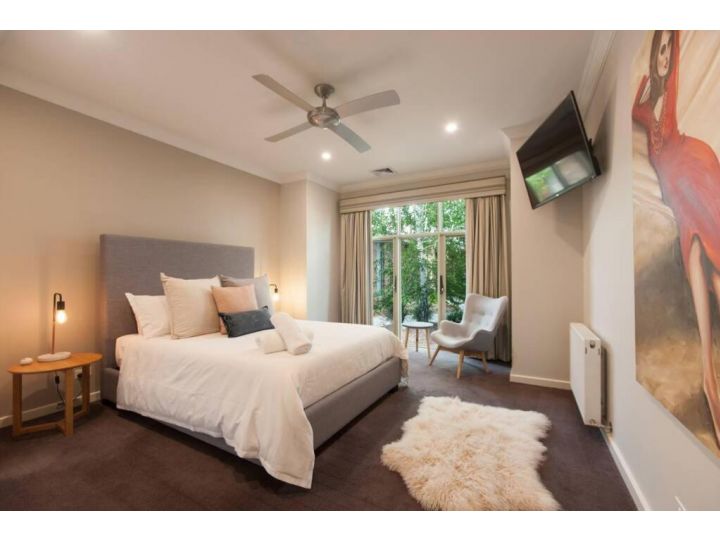 Blair Street - Luxury Home with Pool and Theatre Guest house, Moama - imaginea 19