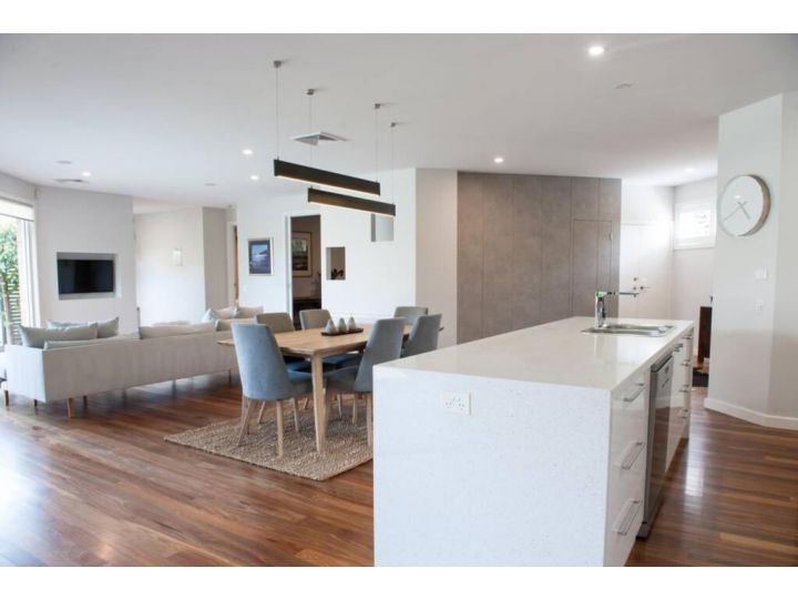 Blair Street - Luxury Home with Pool and Theatre Guest house, Moama - imaginea 7