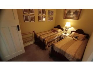 Blakes Manor Self Contained Heritage Accommodation Bed and breakfast, Deloraine - 1