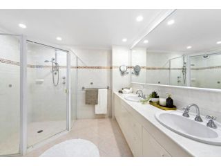 Blue Vista - luxury beachfront apartment Apartment, Port Macquarie - 3