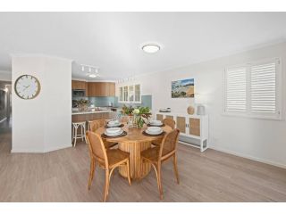 Blue Vista - luxury beachfront apartment Apartment, Port Macquarie - 1