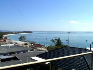 Blue Waters Apartment, Shoal Bay - 2