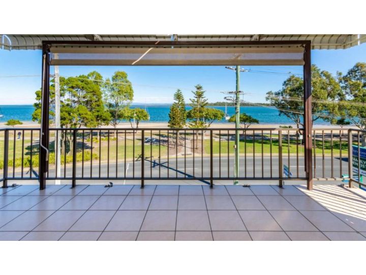 Boasting some of Bribie&#x27;s Best Waterviews Guest house, Bongaree - imaginea 2