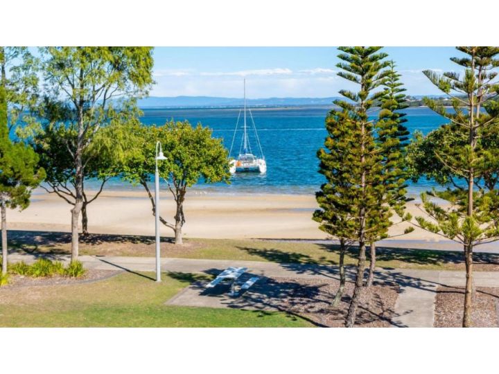 Boasting some of Bribie&#x27;s Best Waterviews Guest house, Bongaree - imaginea 11