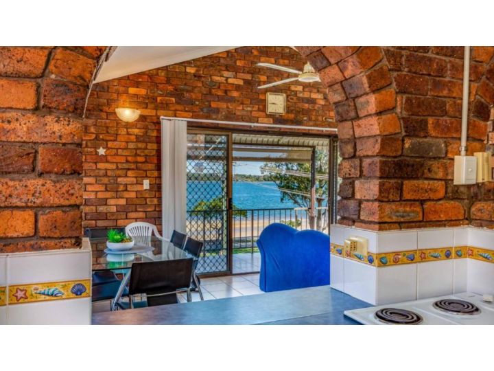 Boasting some of Bribie&#x27;s Best Waterviews Guest house, Bongaree - imaginea 1