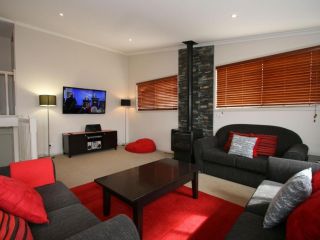 Boronia 5/30 Nettin Circuit Apartment, Jindabyne - 2