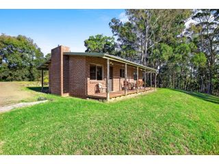 Braeside Cabin One - Pinkwood Guest house, Central Tilba - 1