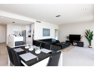 4 Bedroom Executive Apartment in the CBD Apartment, Wagga Wagga - 2