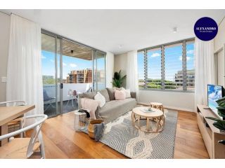 Modern Bondi Beach Escape Apartment, Sydney - 1