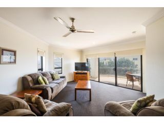 Breakers 1 8 LJHooker Yamba Guest house, Yamba - 3