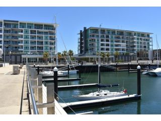 Breakwater Apartment Apartment, Port Adelaide - 1