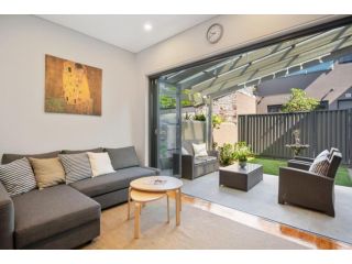 BRID243FL - The Terrace on Bridge Guest house, Sydney - 2