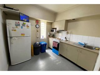 Brightly Lit and Comfy Double Room. Best price!bla Guest house, Sydney - 3