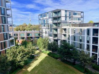 Brilliant Toorak Park Apartment GardenView FreeParking SmartTV Apartment, Melbourne - 1