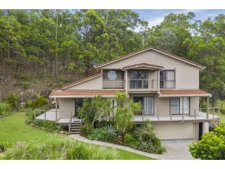 Private retreat with City & Ocean views close to theme parks Guest house, Gold Coast - 1