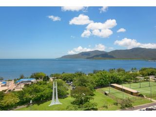 Cairns Ocean View Apartment Apartment, Cairns - 2