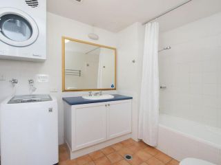 Calypso Plaza Resort Unit 146 - Central Coolangatta Beachfront location Apartment, Gold Coast - 5