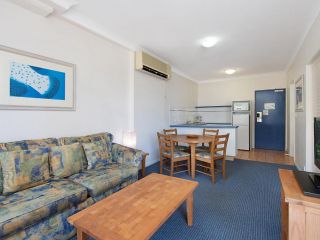 Calypso Plaza Resort Unit 146 - Central Coolangatta Beachfront location Apartment, Gold Coast - 4