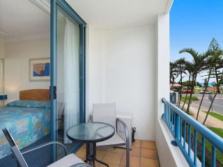 Calypso Plaza Resort Unit 146 - Central Coolangatta Beachfront location Apartment, Gold Coast - 2