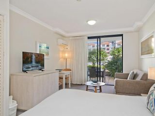 Calypso Plaza Resort Units 139 I4I Combined Apartment, Gold Coast - 5