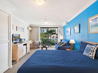 Calypso Plaza Resort Units 215 & 217 COMBINED - Beachfront Coolangatta Apartment, Gold Coast - 3