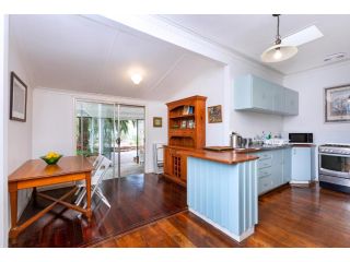 Camellia Cottage - PET FRIENDLY - Kwinana Guest house, Western Australia - 3