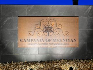 Campania Spa Suite 1 Hotel, Victoria - 2