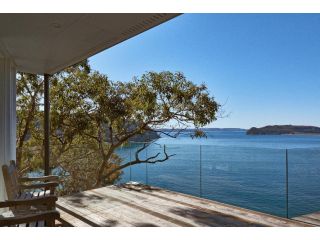 Cape Mackerel Cabin with Magic Palm Beach & Pittwater Views Guest house, New South Wales - 1
