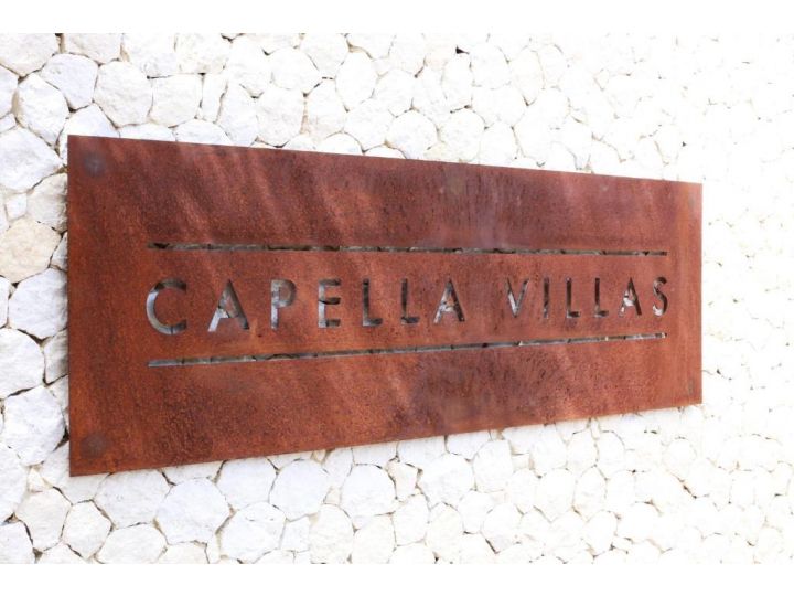 Capella Villa No. 4 - stunning luxury decor inside and out Guest house, Blairgowrie - imaginea 1