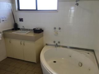 Capricorn Motor Inn Hotel, Mulwala - 3