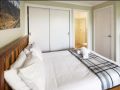 Caribou 3 - Modern & spacious with views over Lake Jindabyne Guest house, Jindabyne - thumb 14