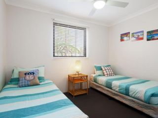 13 'Carindale', 19 Dowling Street - large ground floor unit with pool & tennis court Apartment, Nelson Bay - 3