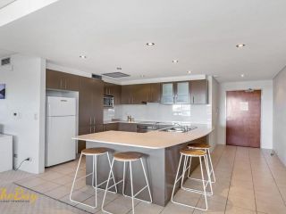 Carrington No.4 - Nelson Bay CBD Apartment, Nelson Bay - 4