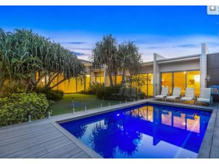 Casuarina Beachfront Luxury - Chateau Le' Mon Guest house, Kingscliff - 2