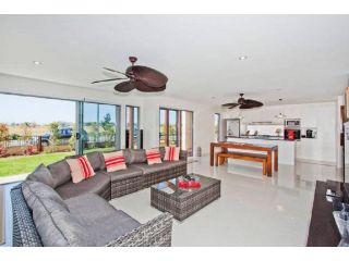 Casuarina Beach House by Kingscliff Accommodation Guest house, Kingscliff - 3