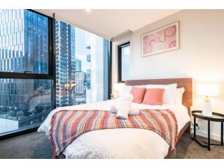 Central 2 Bedroom Apartment in Southbank with Parking Apartment, Melbourne - 2