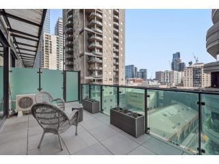 Central Entertainer with Panoramic City Views Apartment, Melbourne - 1