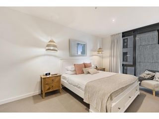 Stylish 2-bed with Parking Near Casino and Dining Apartment, Melbourne - 1