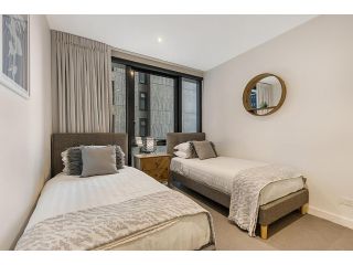 Stylish 2-bed with Parking Near Casino and Dining Apartment, Melbourne - 3