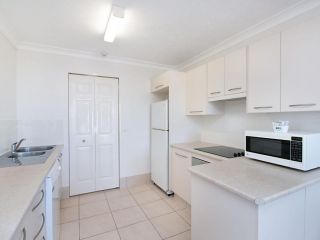 Chateau Royale Unit 36 - Freshly refurbished Apartment, Gold Coast - 3